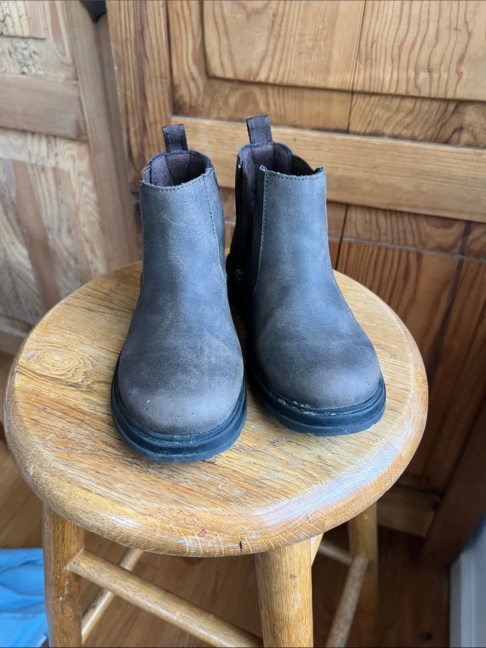 Zara | Kids Chelsea Boots in Dark Brown with Embroidered Floral Accent